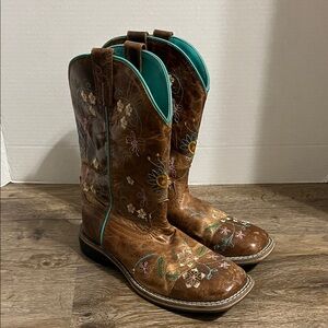 Embroidered Brown Cowboy Boots